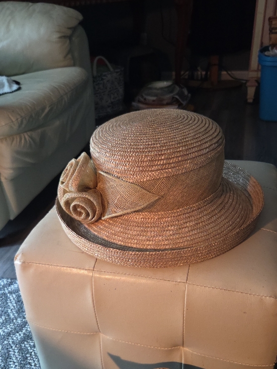 betmar Accessories - Betmar Natural Straw Rolled Brim Hat with Rosette